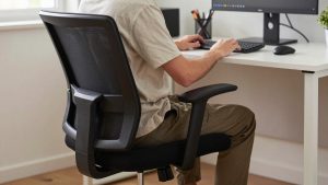 best ergonomic office chair for short people