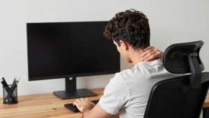 Best monitor height to avoid neck pain in 2026