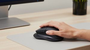 Vertical Mouse vs Ergonomic Mouse: Which Is Right for Your Home (2026)